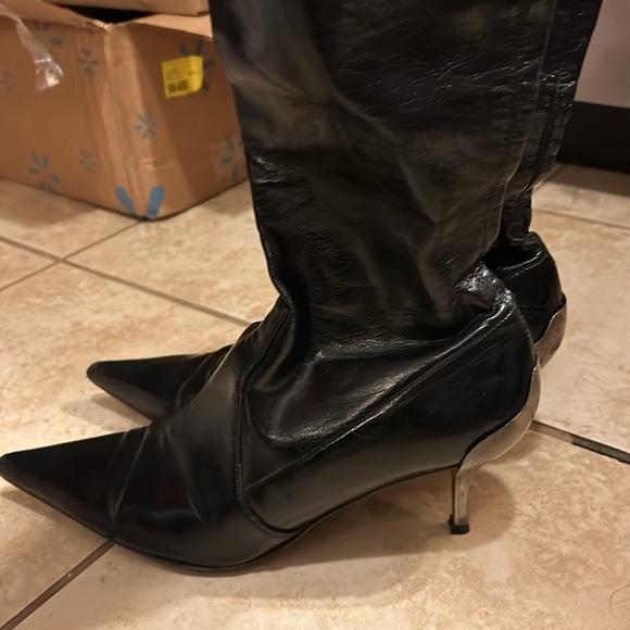 Donald J Pliner patent leather boots with a stretch calf in a metal heel sz 10 m - Picture 4 of 8